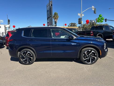 Used 2023 Mitsubishi Outlander SEL image 43