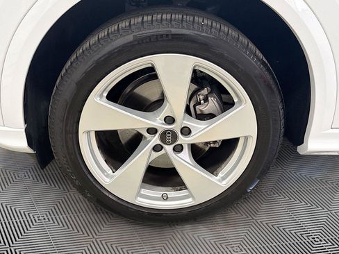 Certified 2025 Audi Q5 Premium AWD/4WD image 32