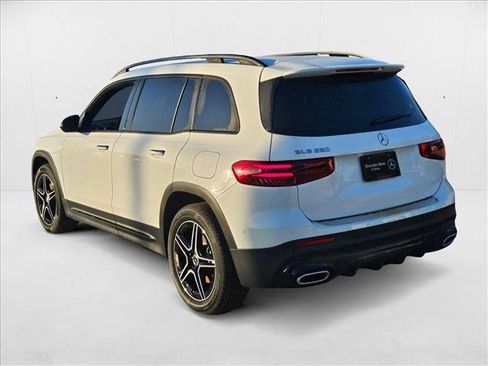 New 2025 Mercedes-Benz GLB 250 image 8