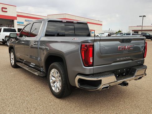 Used 2021 GMC Sierra 1500 SLT AWD/4WD image 3