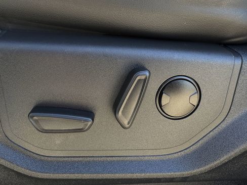 Used 2024 Ford Expedition XLT image 26