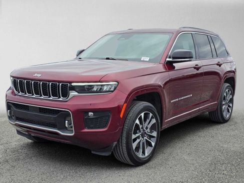 Used 2025 Jeep Grand Cherokee Overland AWD/4WD image 7