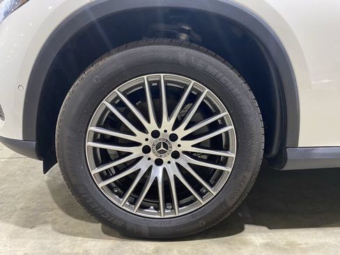 Used 2025 Mercedes-Benz GLC 300 image 24