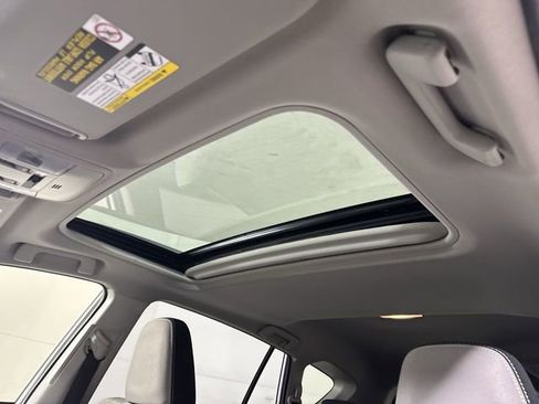 Used 2018 Toyota RAV4 XLE image 18