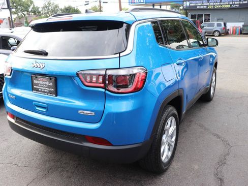 Used 2024 Jeep Compass Latitude AWD/4WD image 5