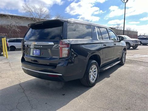 Used 2024 Chevrolet Suburban LT image 3