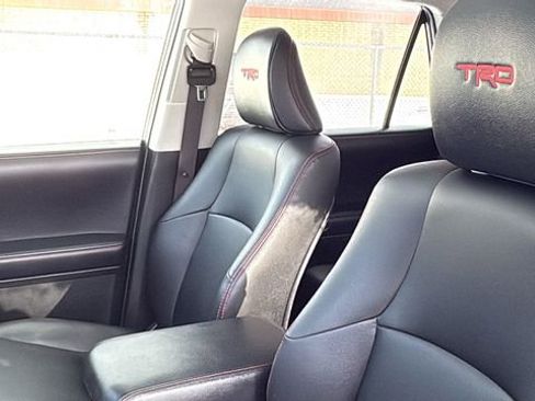 Used 2018 Toyota 4Runner TRD Off-Road Premium image 19