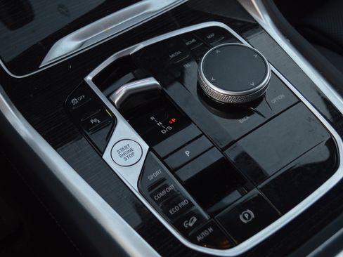 Certified 2025 BMW X6 xDrive40i image 23