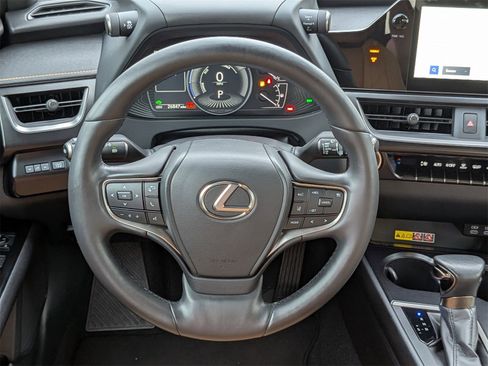 Used 2023 Lexus UX 250h FWD w/ Premium Package image 31