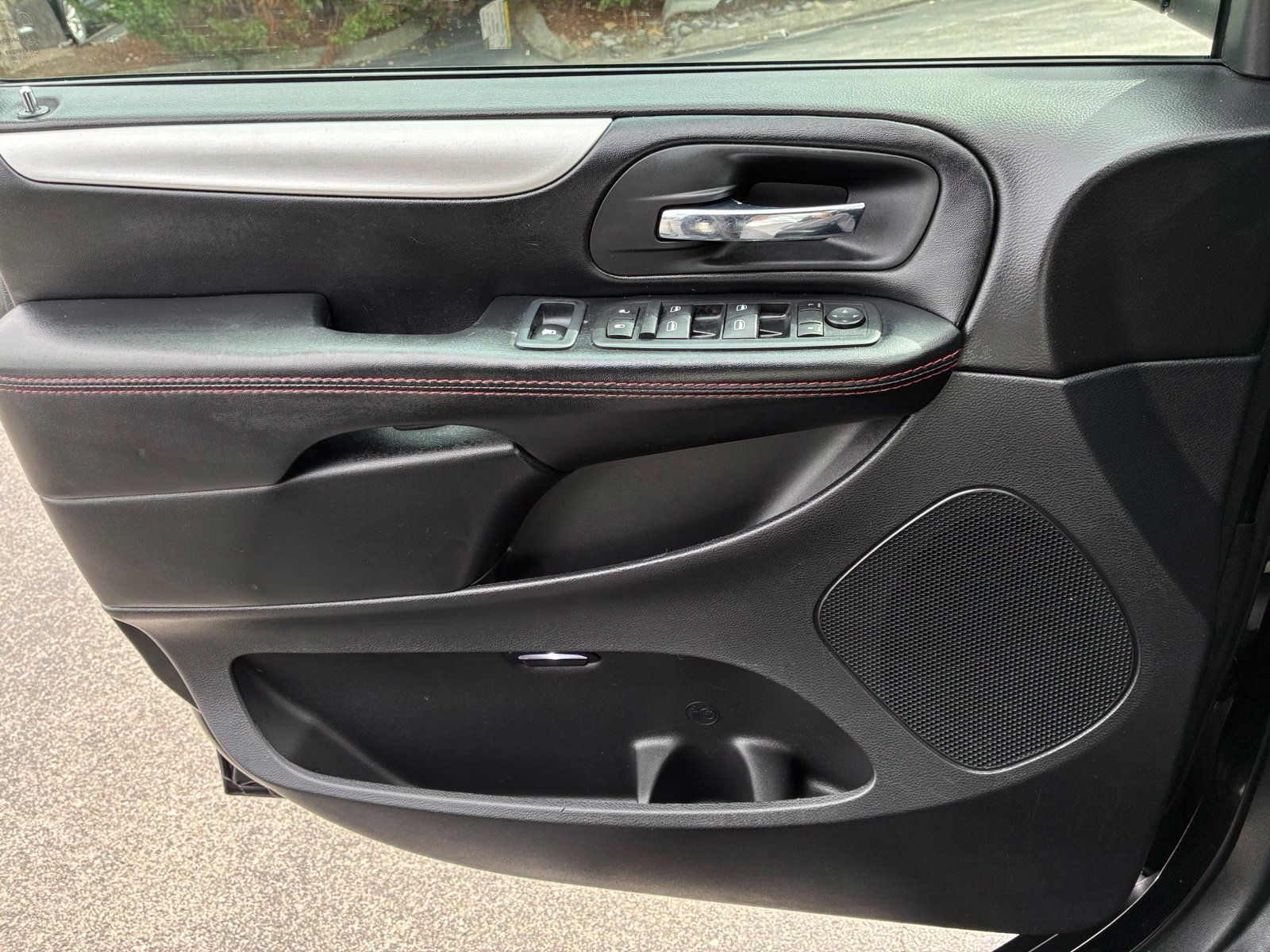 Used 2020 Dodge Grand Caravan GT FWD image 12