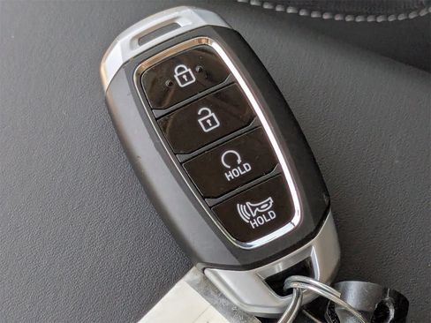 New 2025 Hyundai Venue Limited image 38