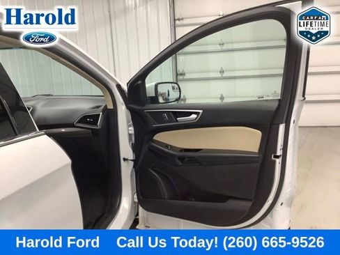 Used 2017 Ford Edge SEL w/ Equipment Group 201A AWD/4WD image 11