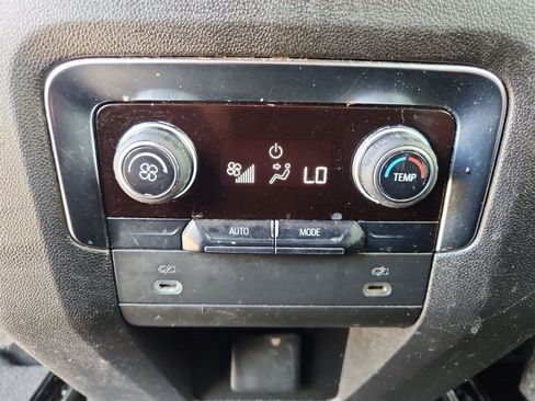 Used 2022 Chevrolet Suburban Z71 AWD/4WD image 20