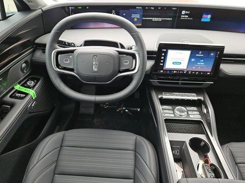 New 2026 Lincoln Nautilus Reserve w/ Jet Appearance Package image 4