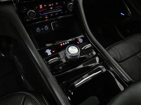 Used 2023 Jeep Grand Cherokee Overland image 12