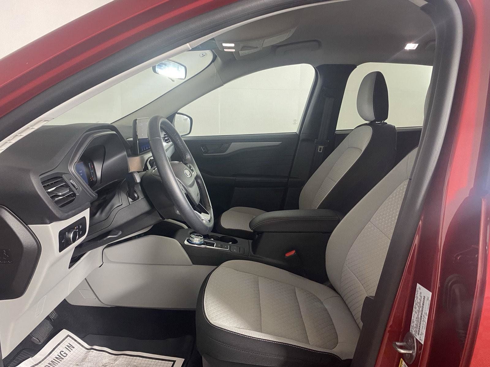 Used 2023 Ford Escape Active AWD/4WD image 24