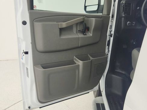Used 2025 Chevrolet Express 2500 w/ Driver Convenience Package RWD image 17