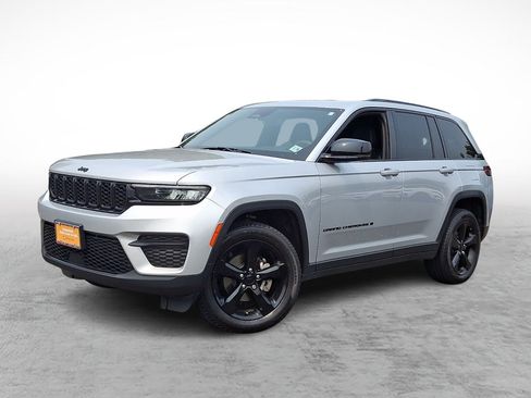 Used 2023 Jeep Grand Cherokee Altitude AWD/4WD image 1