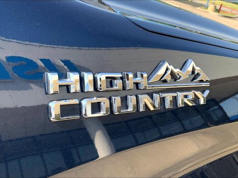 Used 2023 Chevrolet Silverado 1500 High Country w/ Technology Package AWD/4WD image 10