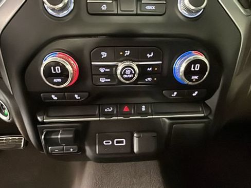 Used 2022 GMC Sierra 2500 SLE w/ SLE Convenience Package AWD/4WD image 22