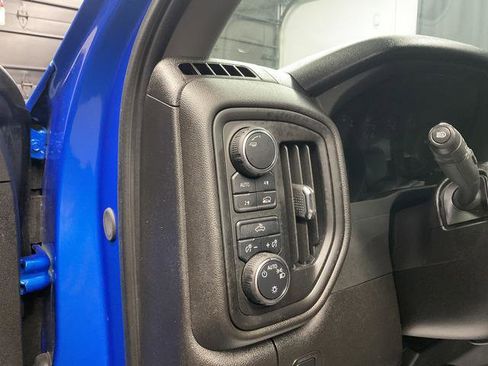 Used 2025 Chevrolet Silverado 1500 Custom image 13