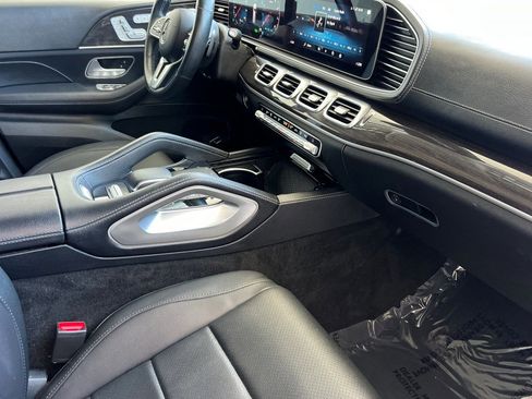 Used 2023 Mercedes-Benz GLS 450 4MATIC image 20