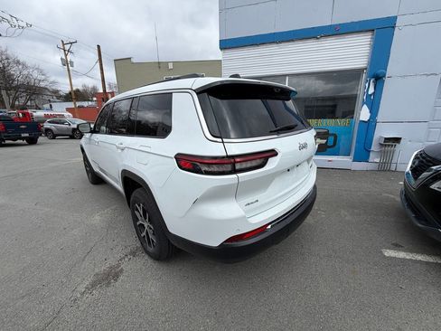 Used 2024 Jeep Grand Cherokee L Limited w/ Luxury Tech Group II image 3