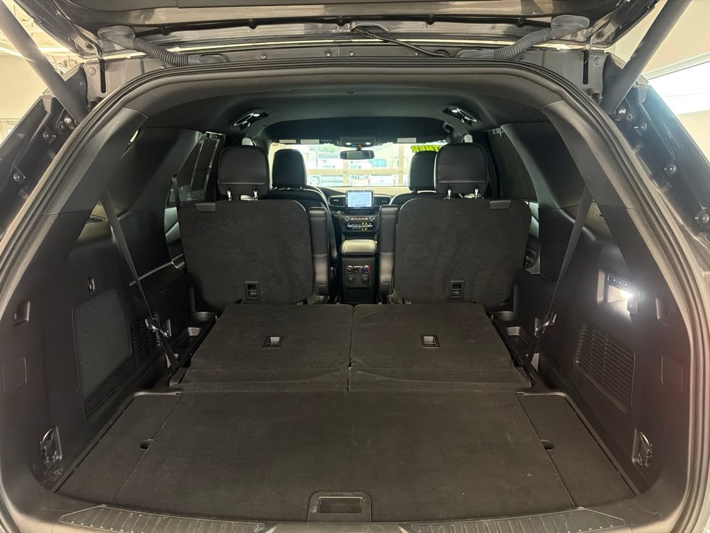 Used 2020 Ford Explorer Limited w/ Hybrid Equipment Group 310A AWD/4WD image 31