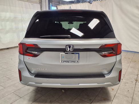Used 2025 Honda Odyssey Touring image 8