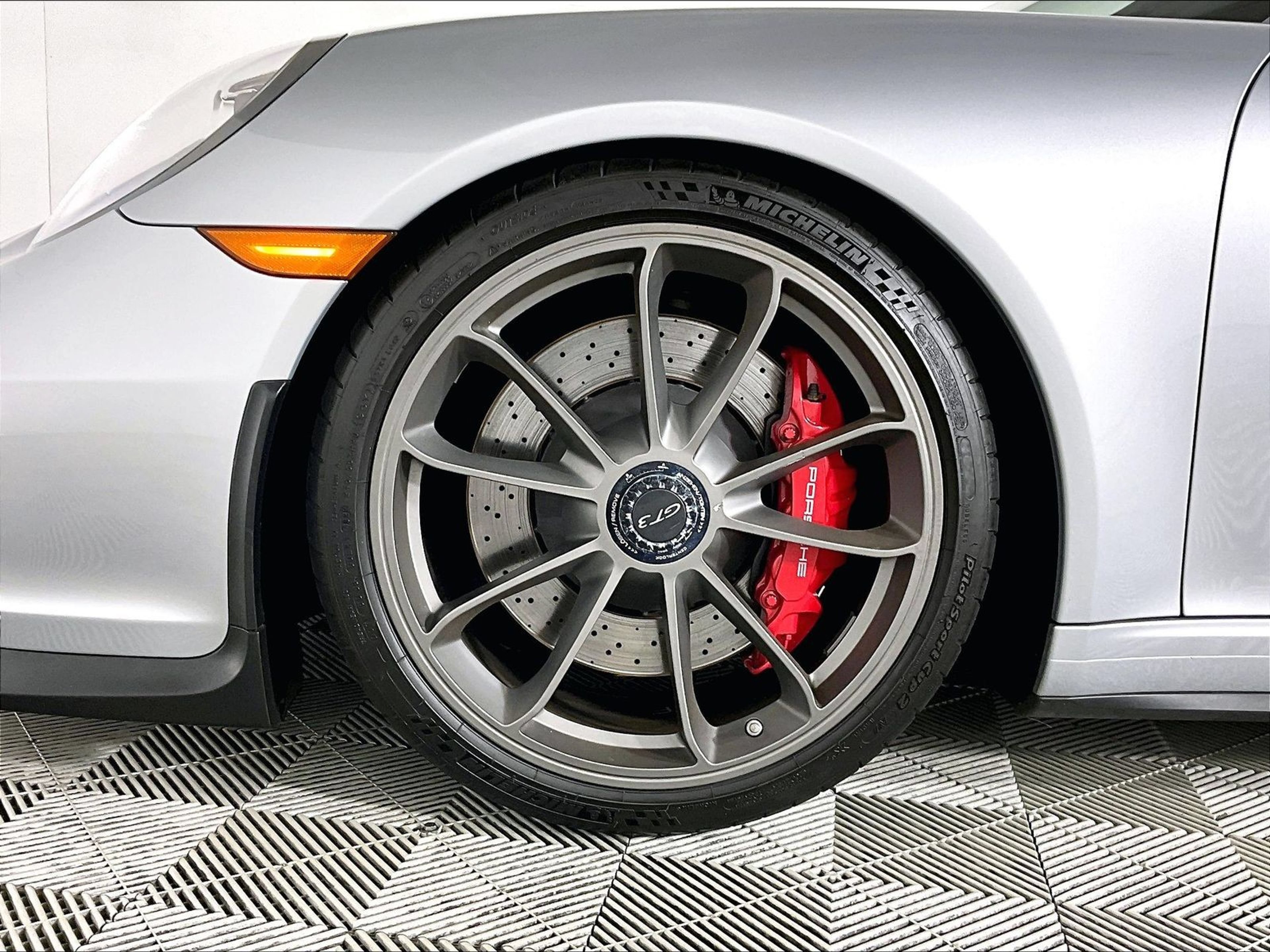 Certified 2014 Porsche 911 GT3 RWD image 26