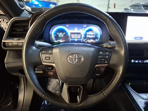 Used 2024 Toyota Crown Limited image 21