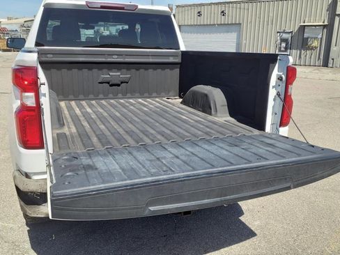 Used 2021 Chevrolet Silverado 1500 LT Trail Boss w/ Bed Protection Package image 17