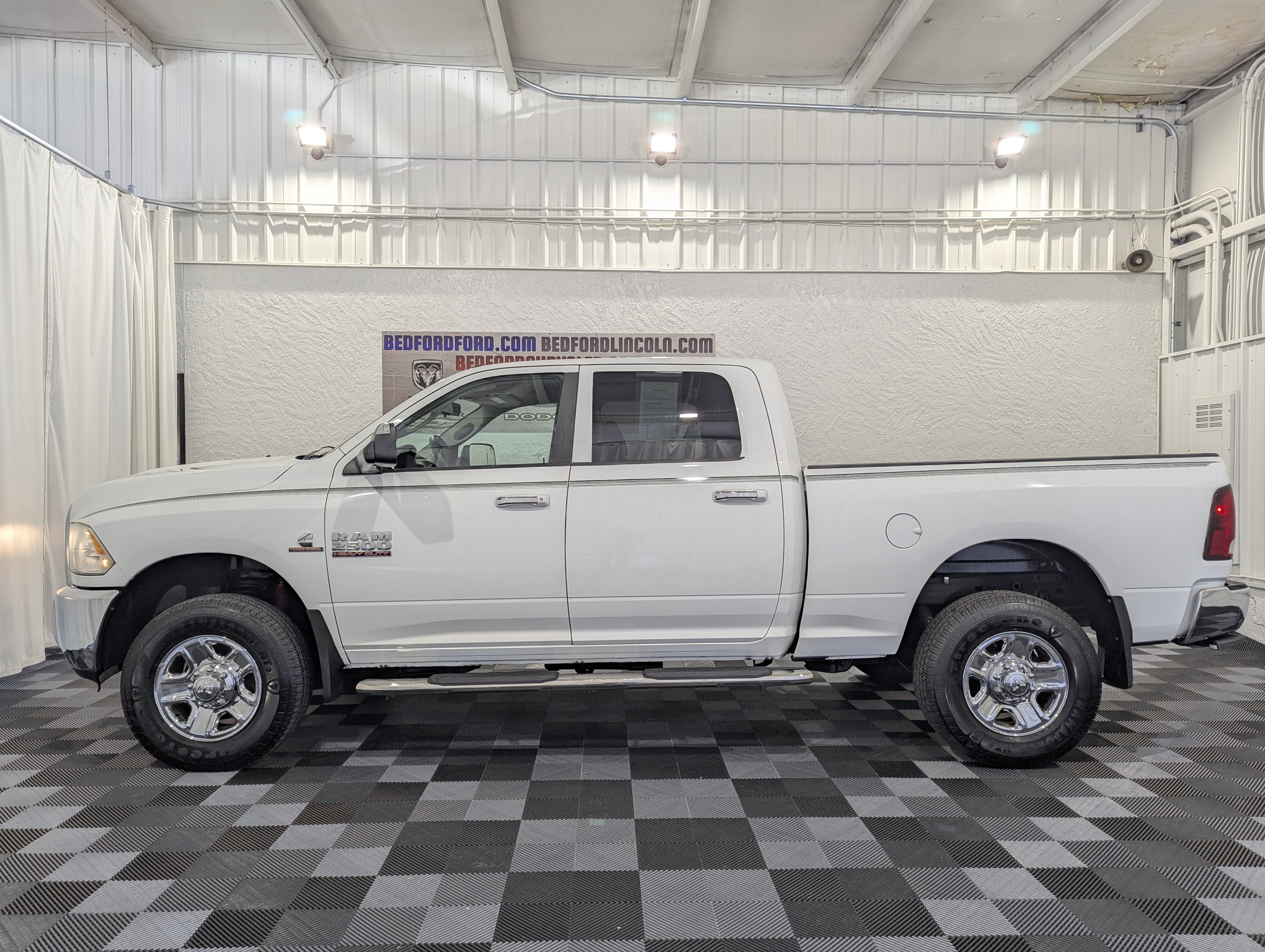 Used 2015 RAM 2500 SLT AWD/4WD image 2
