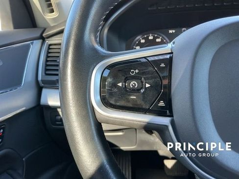 Certified 2021 Volvo XC90 T5 Momentum w/ Protection Package Premier image 18