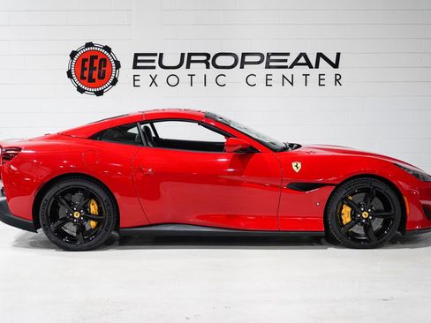 Used 2020 Ferrari Portofino image 8