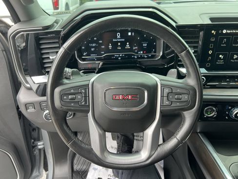 Used 2023 GMC Sierra 1500 SLT w/ SLT Convenience Package AWD/4WD image 18