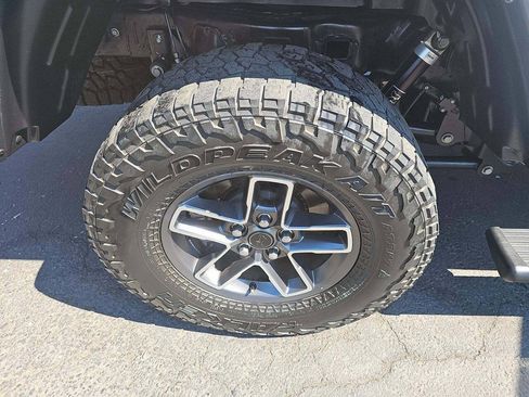 Used 2024 Jeep Gladiator Mojave AWD/4WD image 28