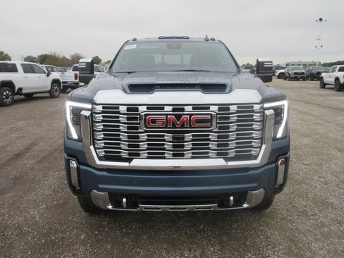 New 2026 GMC Sierra 2500 Denali w/ Denali Reserve Package image 12