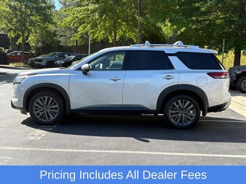 Used 2024 Nissan Pathfinder SL w/ SL Premium Package AWD/4WD image 5