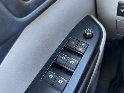 Used 2015 Toyota Highlander Limited Platinum AWD/4WD image 18