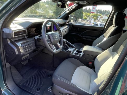 Certified 2025 Toyota 4Runner TRD Off-Road AWD/4WD image 9