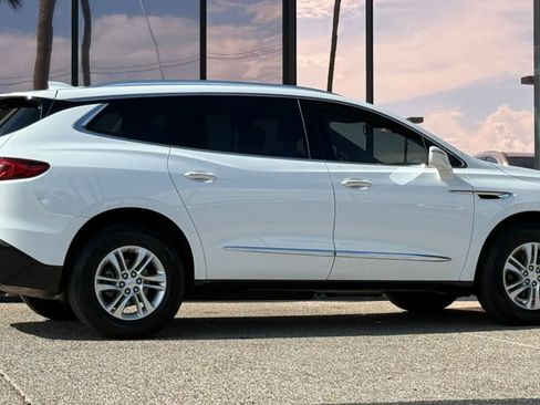 Used 2018 Buick Enclave Essence FWD image 13