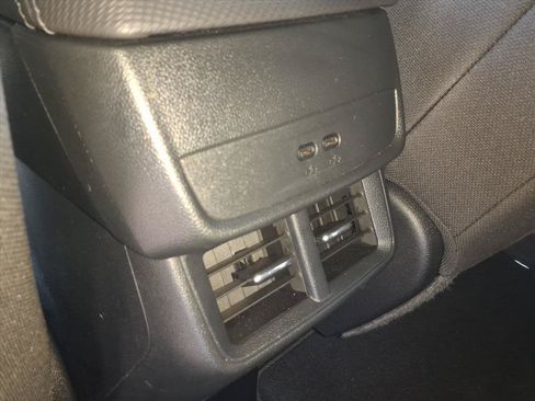 Used 2026 Chevrolet Equinox LT FWD image 16