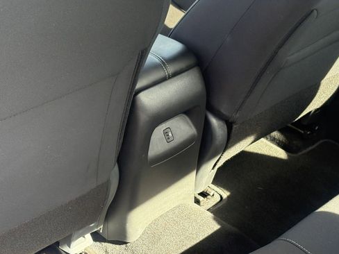 Used 2025 Nissan Sentra SV image 22