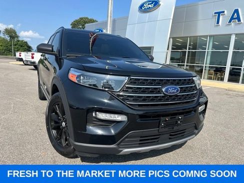 Used 2022 Ford Explorer XLT w/ Equipment Group 202A AWD/4WD image 5