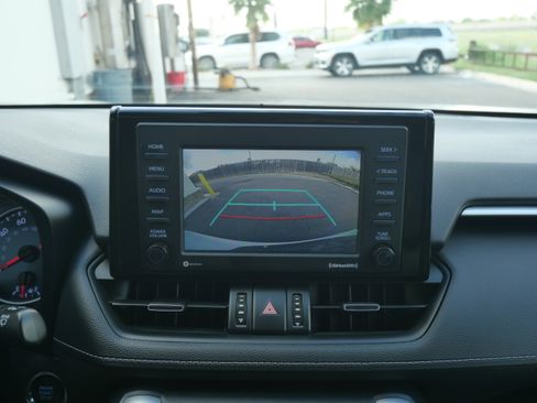 Used 2021 Toyota RAV4 XLE Premium image 27