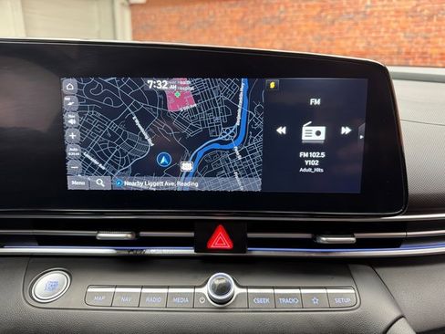 Used 2024 Hyundai Elantra SEL image 20