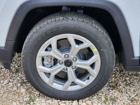 New 2026 Jeep Compass Latitude image 7