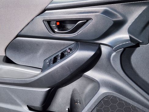 Used 2024 Subaru Crosstrek 2.0i Premium image 7