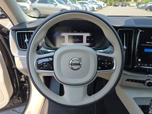 Used 2024 Volvo XC60 B5 Plus AWD/4WD image 29